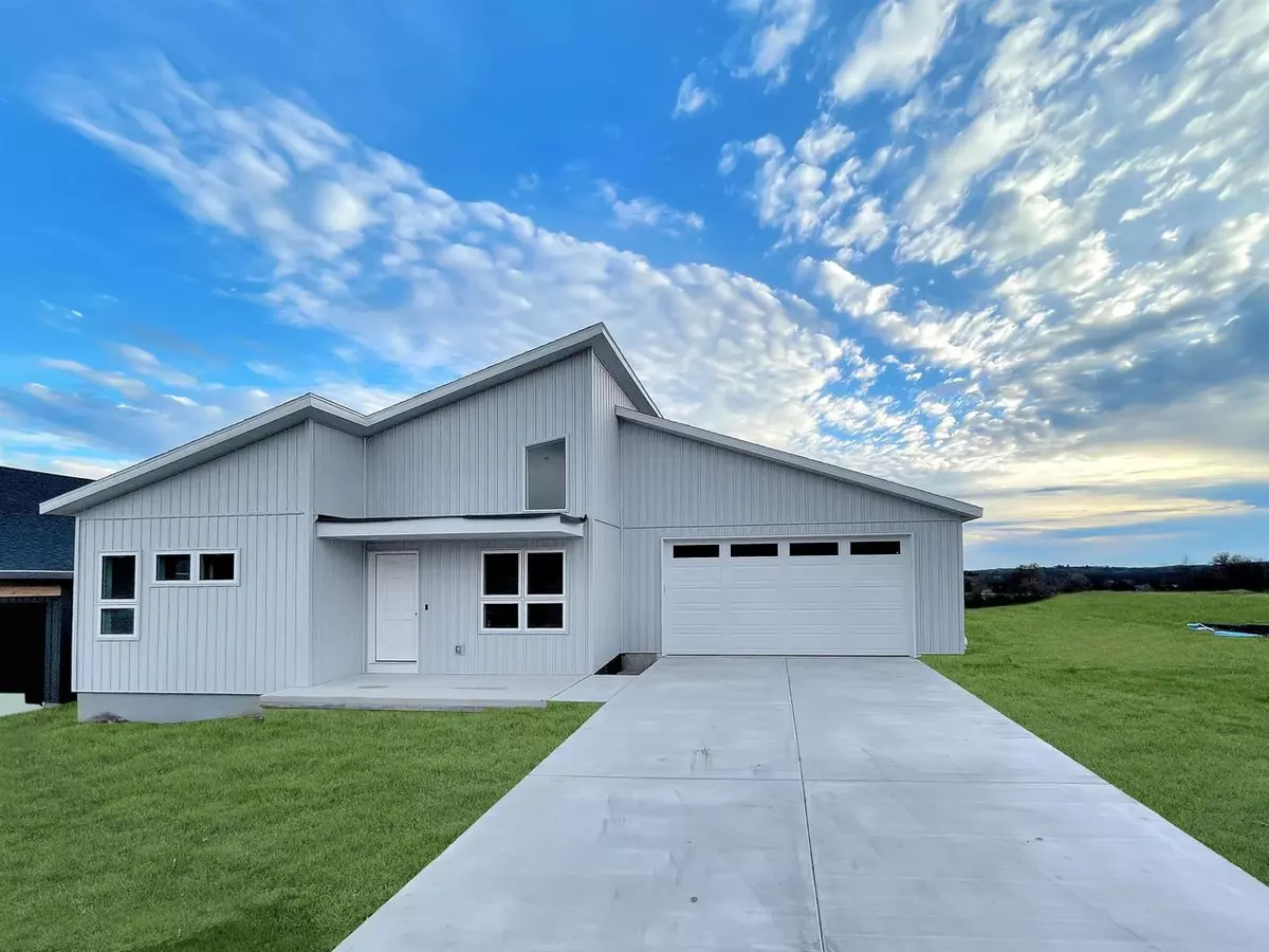 Poynette, WI 53955,123 Lupine Avenue