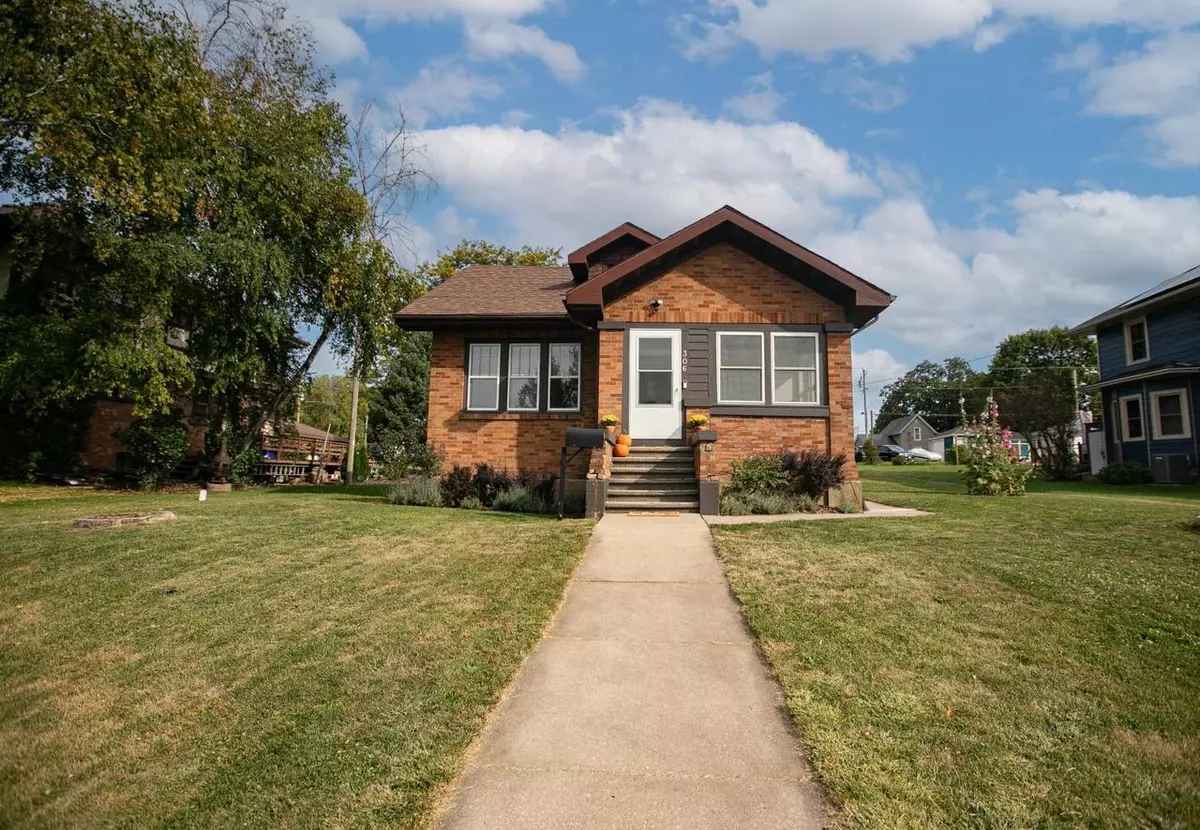 Dodgeville, WI 53533,306 E Division Street