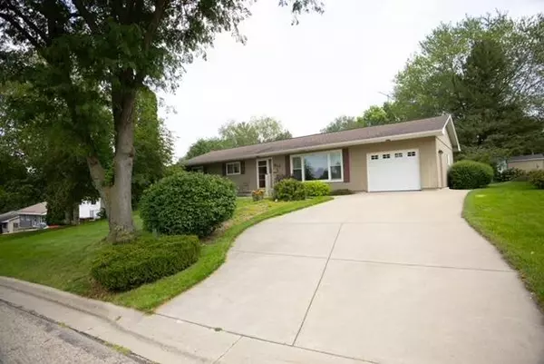 Dodgeville, WI 53533,513 S Ellwood Street