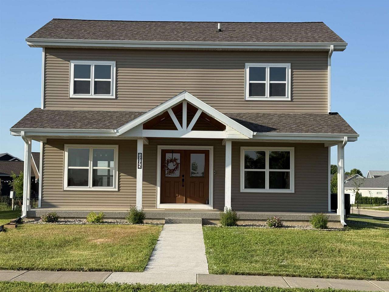1295 Stonehaven Drive, Sun Prairie, WI 53590