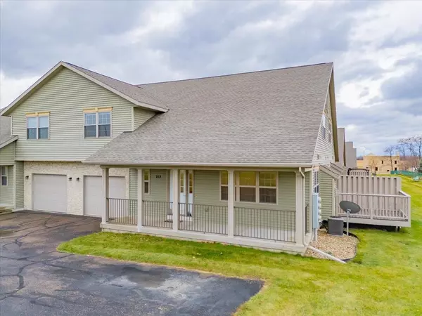 212 Hometown Avenue #212, Fall River, WI 53932