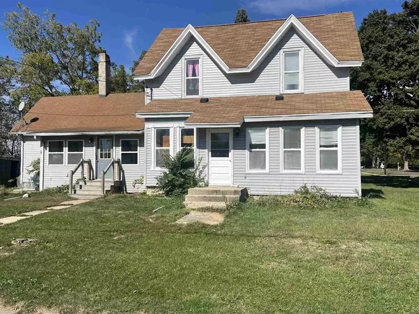 144 Seymour Street, Sharon, WI 53585