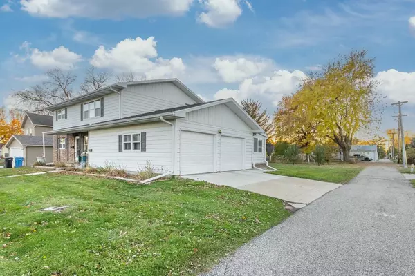 Waunakee, WI 53597,206 South Street