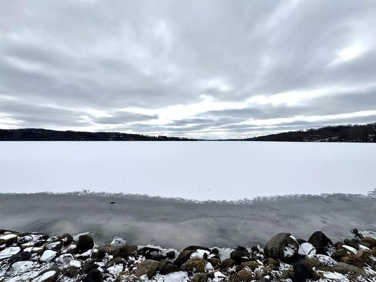 Prairie Du Sac, WI 53578,E12095 Grubers Grove Road