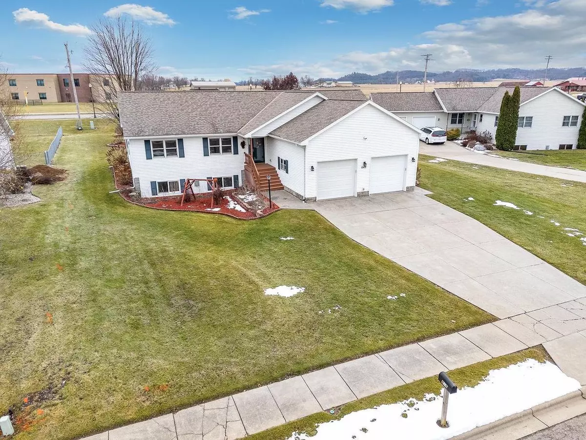 Mauston, WI 53948,848 Heath Court