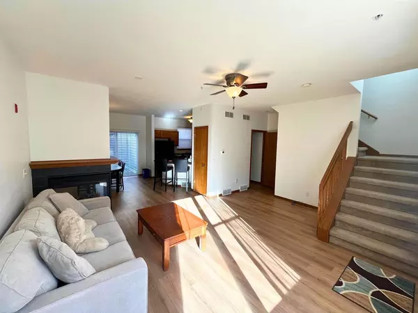 33 S Gardens Way, Fitchburg, WI 53711