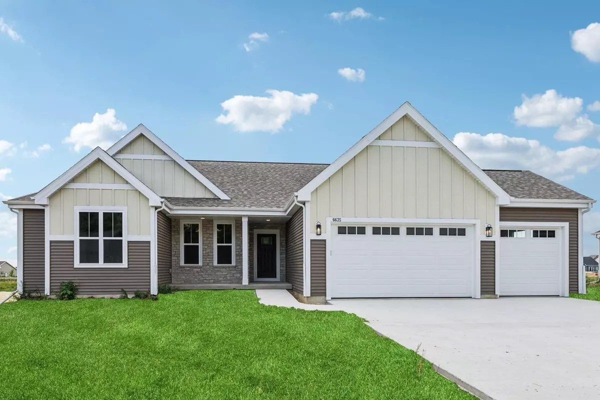 Deforest, WI 53532,6635 Royal View Drive