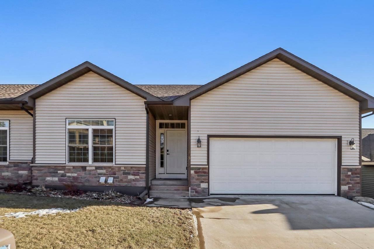 325 Waite Lane, Platteville, WI 53818
