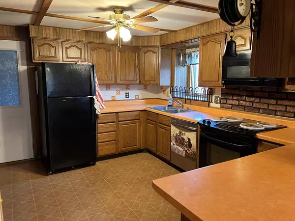 Wauzeka, WI 53826,108 Shanghai Ridge Road