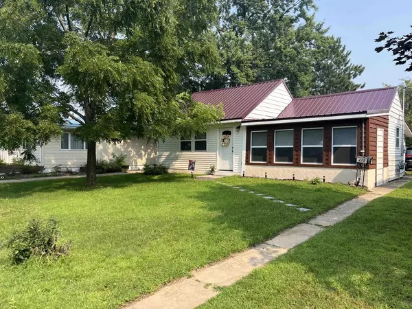428 Pine Street, Tomah, WI 54660