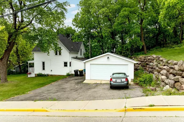 Montello, WI 53949,145/147 E Montello Street