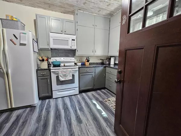 Mauston, WI 53948,505 Elm Street