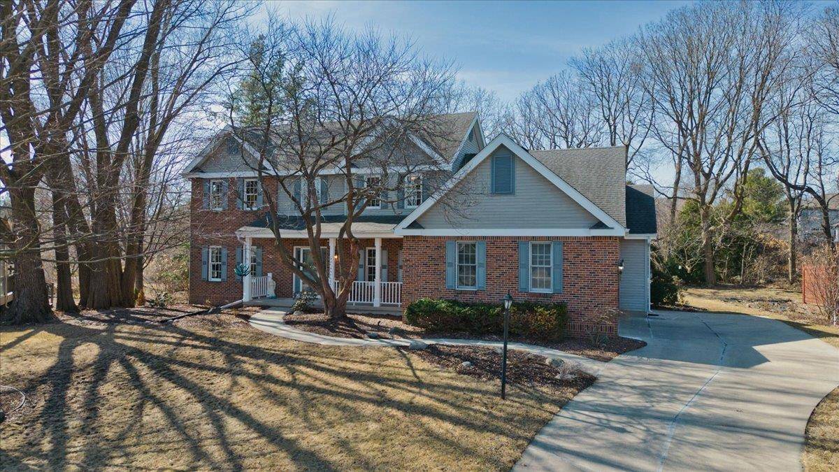 2985 Rothmore Lane, Fitchburg, WI 53711