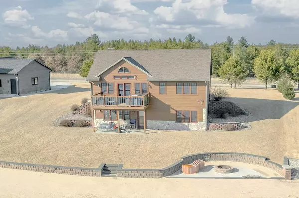 W5611 32nd Street, New Lisbon, WI 53950