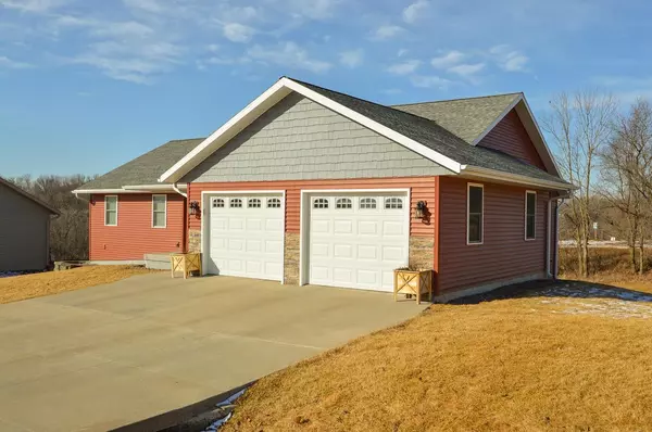 Dodgeville, WI 53533,304 Diamond Oaks Drive