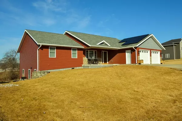 Dodgeville, WI 53533,304 Diamond Oaks Drive