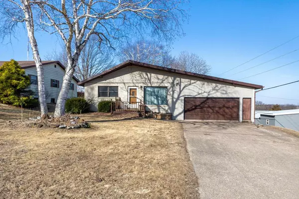 691 Maryville Heights Drive, Hazel Green, WI 53811