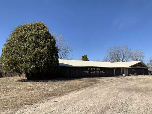 4228 Highway 23, Dodgeville, WI 53533