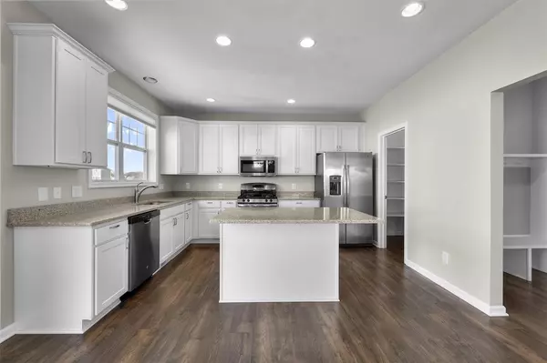 Deforest, WI 53532,4132 Royal View Drive