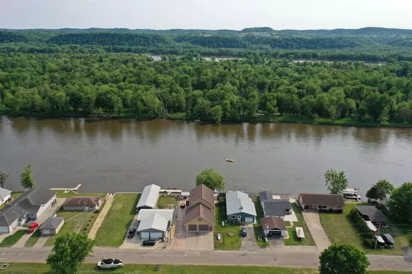 Cassville, WI 53806,1300 Jack Oak Rd