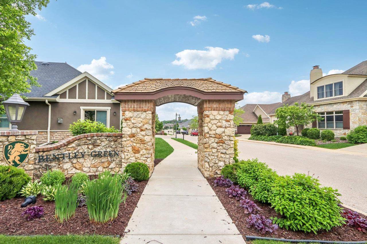9076 Paddington Parkway, Verona, WI 53593