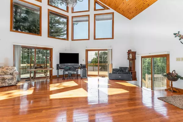 Hazel Green, WI 53811,957 Whispering Lane