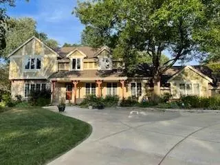 2420 Coach House Drive, Brookfield, WI 53045