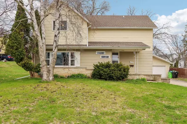 206 E Mill Street, Beaver Dam, WI 53916