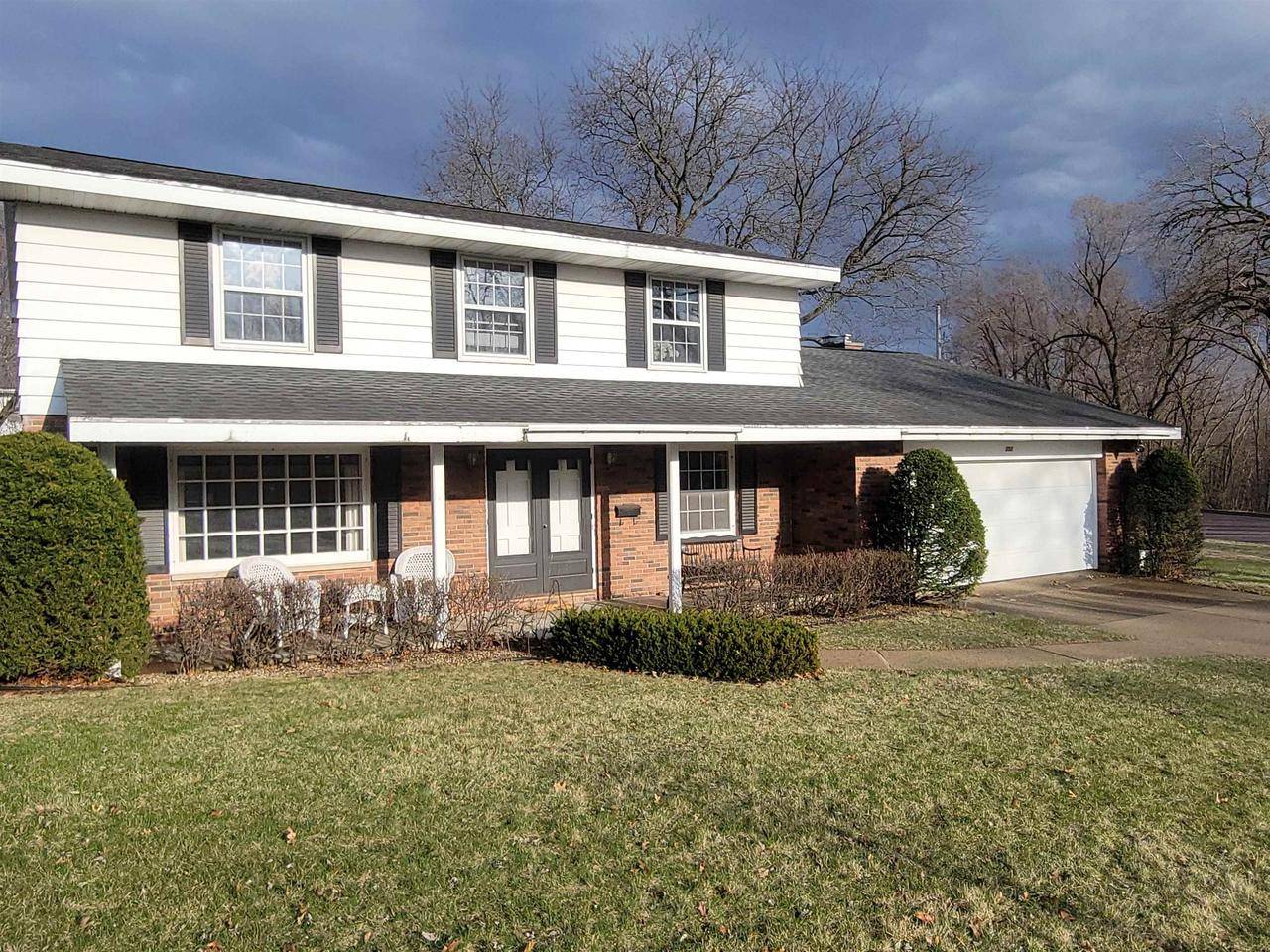 302 Riverview Court, Portage, WI 53901