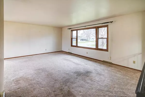 Oregon, WI 53575,355 Veldor Street