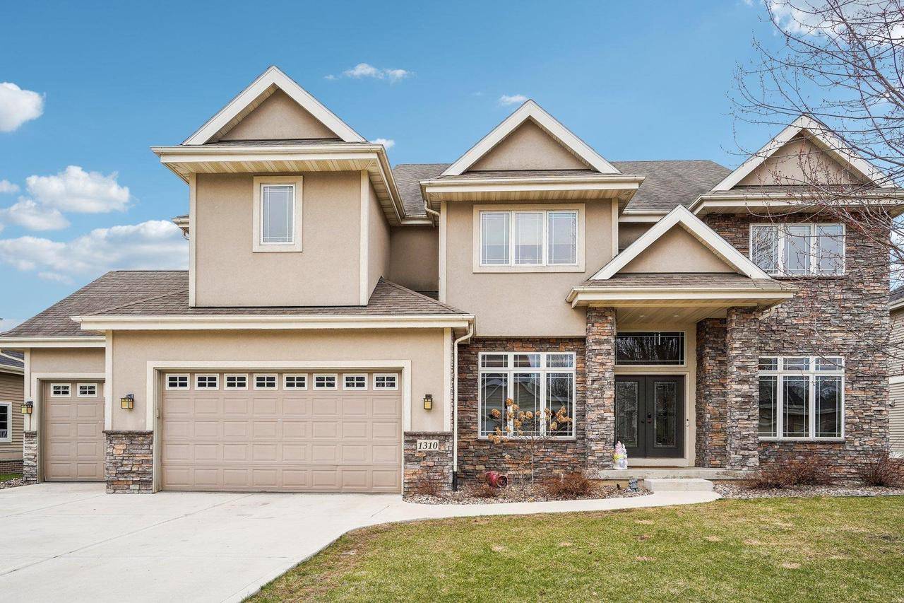 1310 Hanover Court, Waunakee, WI 53597