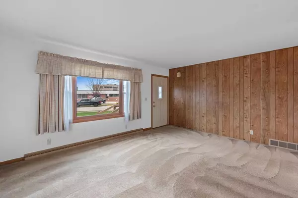 Beaver Dam, WI 53916,121 Warren Street