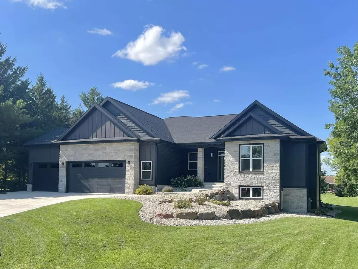Sun Prairie, WI 53590,3156 Breeze Drive