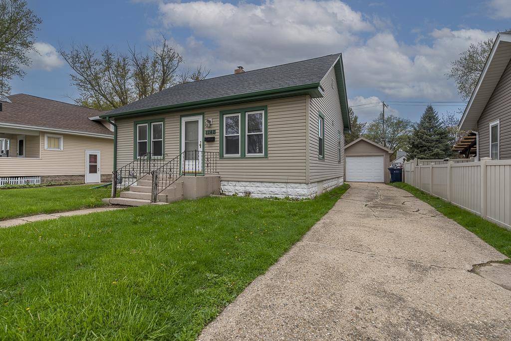 1242 Center Avenue, Janesville, WI 53546