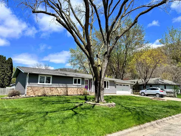 Prairie Du Chien, WI 53821,1207 E Iowa Street