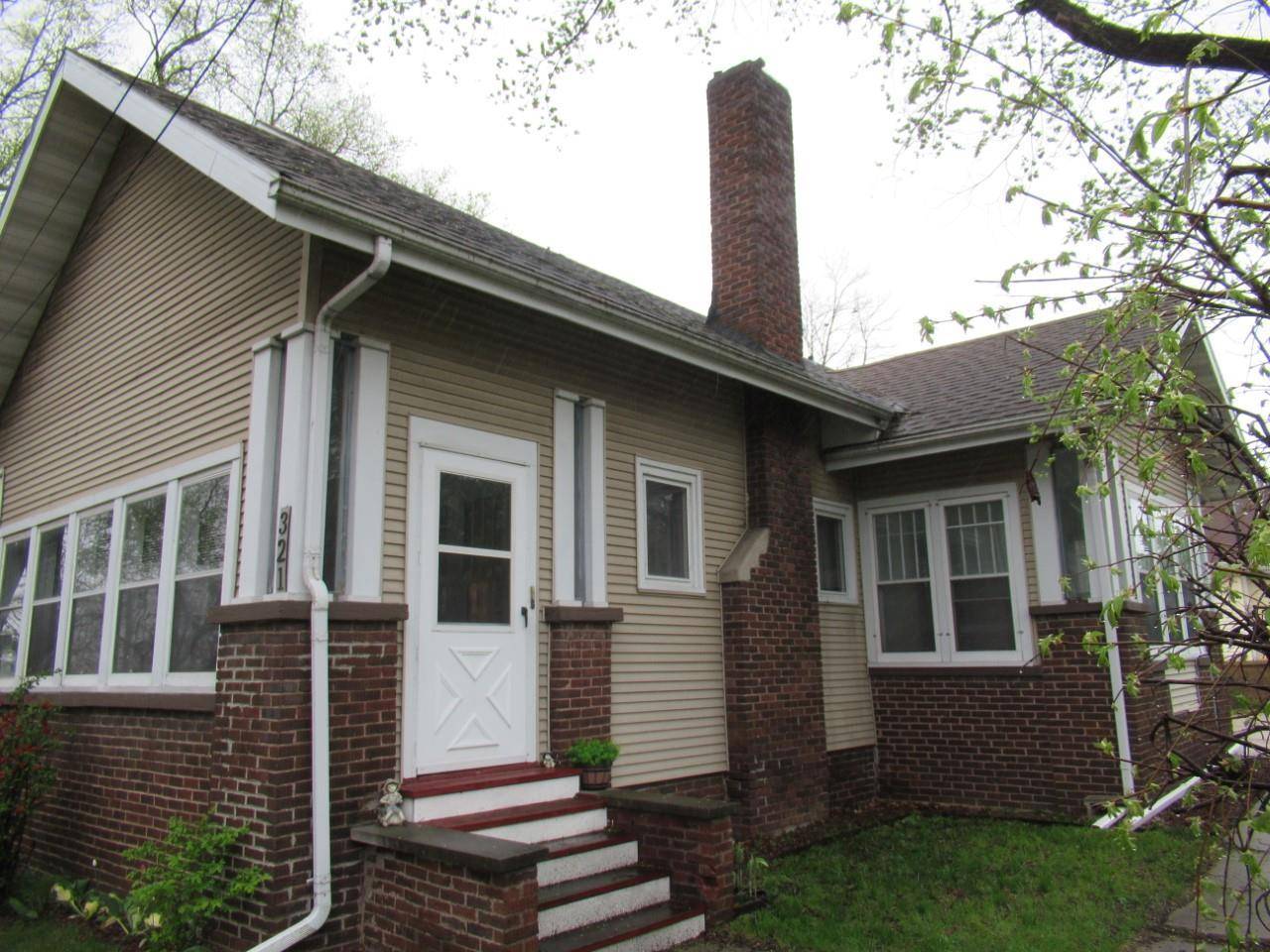 Janesville, WI 53545,321 E Centerway
