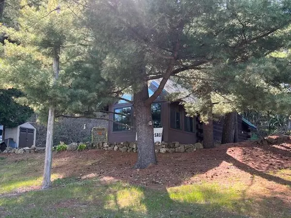 2335 Andy Mountain Lane, Harpers Ferry, IA 52146