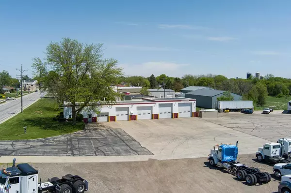 Marshall, WI 53559,215 Deerfield Road