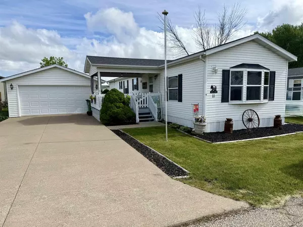 33150 Donna Drive, Prairie Du Chien, WI 53821