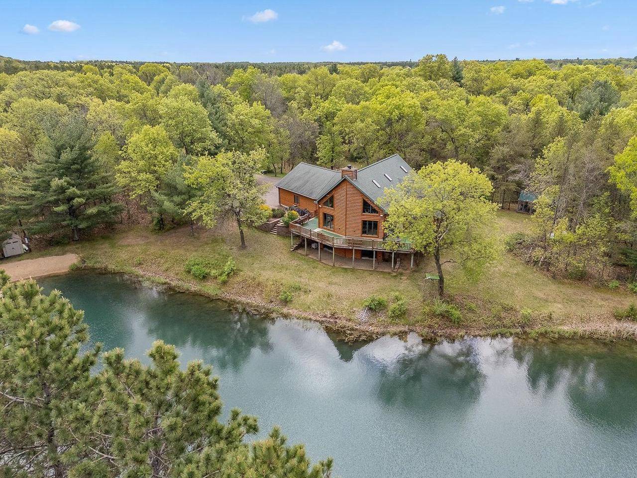 777 Golden Drive, Wisconsin Dells, WI 53965