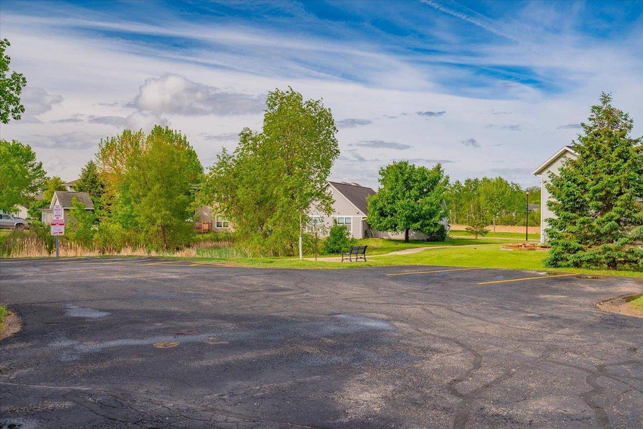 Sun Prairie, WI 53590,252 S Musket Ridge Drive #2