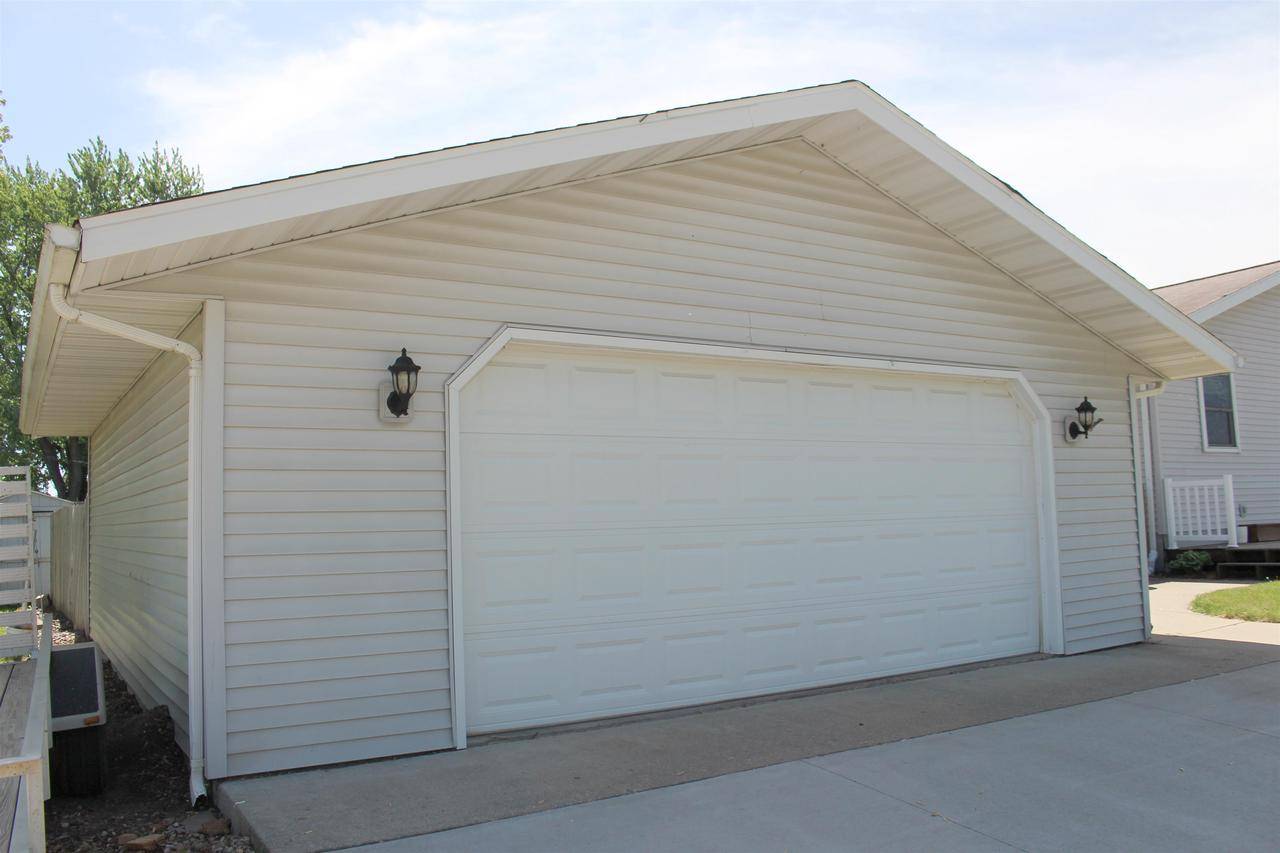 Mauston, WI 53948,805 Prairie Street