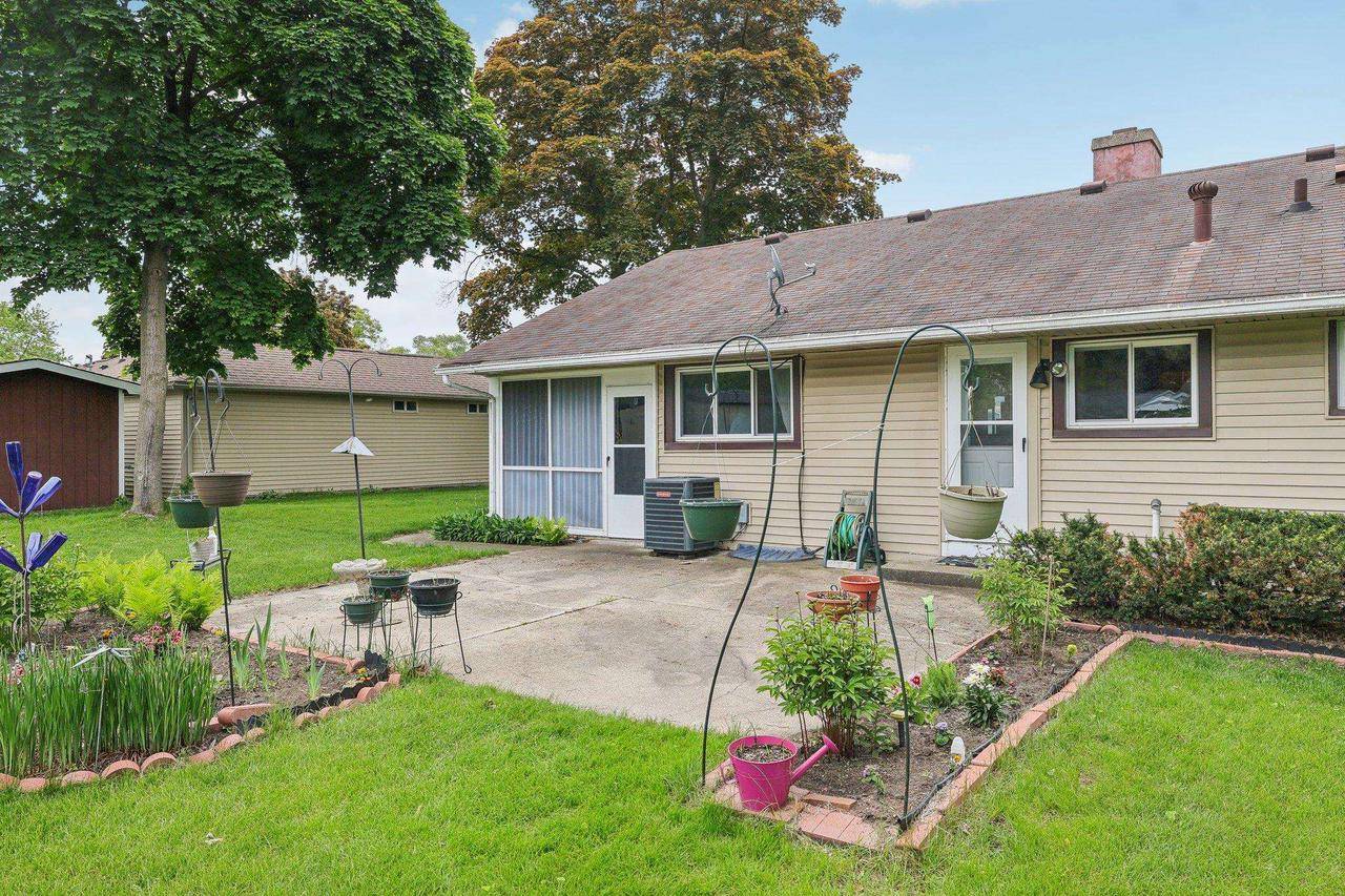 Portage, WI 53901,219 Summit Street