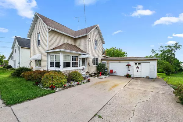 820 Madison Street, Beaver Dam, WI 53916