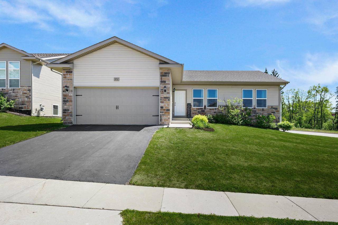 972 Margarets Way, Belleville, WI 53508