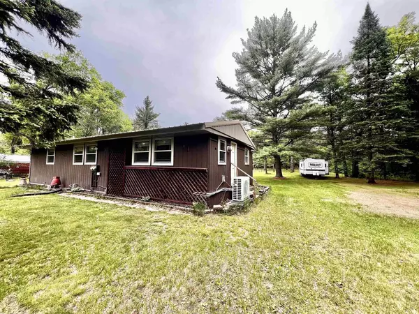 Hancock, WI 54943,910 10th Avenue