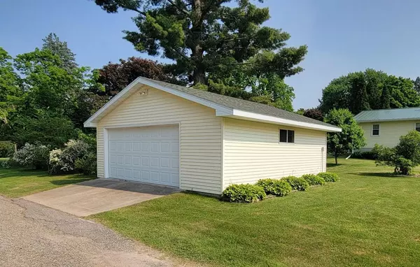 Baraboo, WI 53913,1017 4TH Street