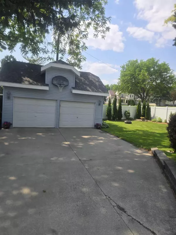 Beaver Dam, WI 53916,110 West Street