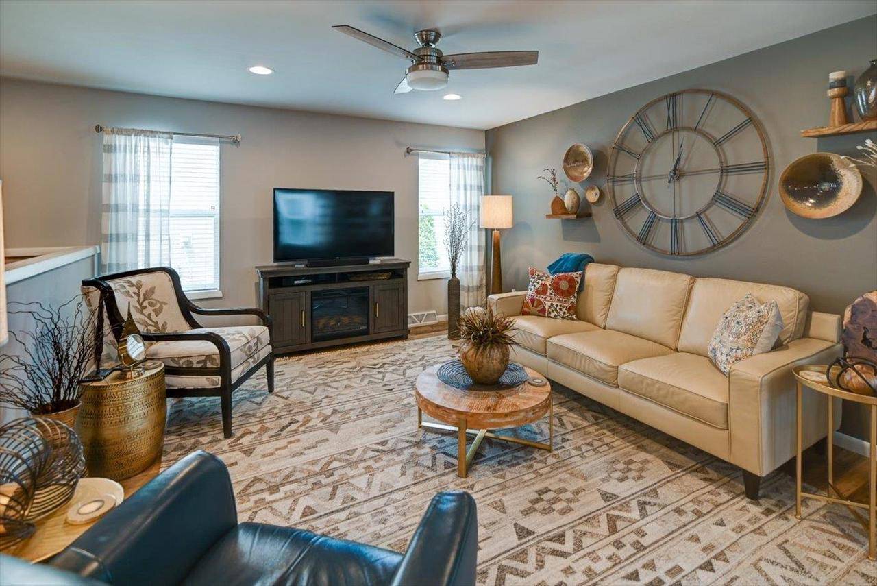 Sun Prairie, WI 53590,1217 Twisted Branch Way