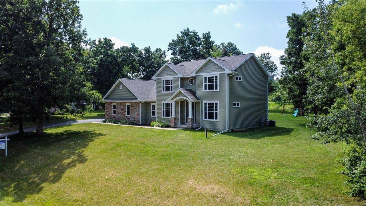 2727 Nadene Road, Cottage Grove, WI 53527